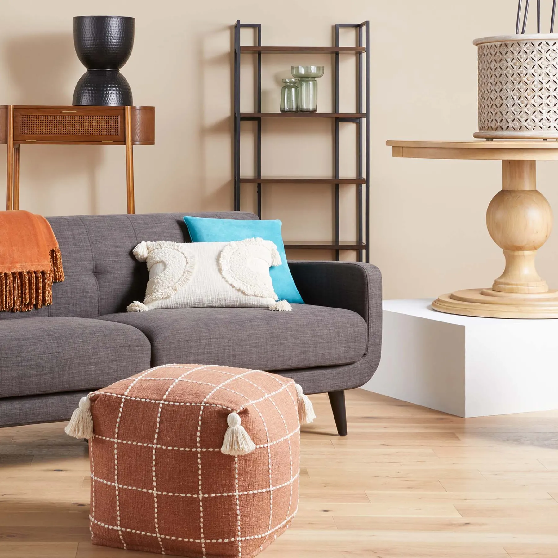 * Honeybloom Shiva Brown Woven Pouf Flash Sale< Ottomans & Poufs